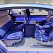 次世代のスマートキャビン「Saphir」。休憩時には運転席も回転し、キャビン全体を1つの空間として使用できる