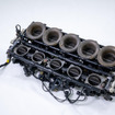 アイルトン・セナが1990年のF1で使用した最後のホンダV10エンジン「RA100E」のシリアル番号V805