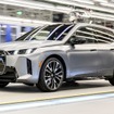 BMW『iX』改良新型の生産をドイツ・ディンゴルフィング工場で開始