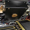 DSPに用いるのはリゾルトのM-DSP、スペース効率を考慮してグローブボックス部位にマウントを作って設置する。