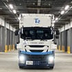 T2と三菱地所、自動運転トラックによる物流施設の「建物内走行」を実証