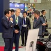 ムサシブースを訪れた岸田文雄前首相