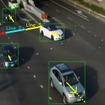 エッジAI技術により車両ごとに進行方向を検知している様子