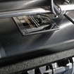 シート下（運転席／助手席）をフルに使ってカロッツェリアXのデジタルインテグレーテッドアンプとデジタルアンプを収めた。