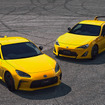 トヨタ GR86 RZ “イエローリミテッド”（左）と先代86 GT イエローリミテッド（右）