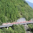 アプト式区間を上る列車