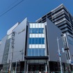青森市の複合商業施設THREE（スリー）