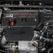 エンジンルームをレーシーに演出！ HKSからFK8/FL5『シビックタイプR』用カーボンカバー2アイテムが発売