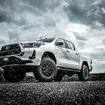 MID M62トマホーク × TOYOTA ハイラックス