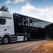 メルセデスAMGペトロナスが電動トラックのみでF1マシン輸送