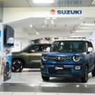 スズキ・クロスビー改良新型とeビターラを新幹線 浜松駅コンコースに展示