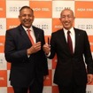 ﾊﾞﾙﾄﾞﾏﾝ ｽﾍﾟｼｬﾙ ｽﾁｰﾙ社社長 Sachit Jain 氏と愛知製鋼の後藤尚英 社長