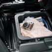 スズキ・クロスビー 改良新型、助手席シートアンダーボックス