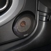 ミッドバスにはFLUX T160R2を用いる。取り付けはドアの前方下部を加工してアウターバッフル化する。