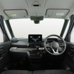 市販「AV一体型ナビ」が装着されたインテリア（アルパイン・ビッグX）。