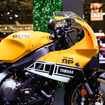 「レジェンドイエロー」のヤマハ XSR900GP 2026年モデル（ジャパンモビリティショー2025）