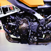「レジェンドイエロー」のヤマハ XSR900GP 2026年モデル（ジャパンモビリティショー2025）