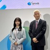 イメージキャラクターを務める影山優佳氏（左）住友三井オートサービス代表取締役社長・麻生浩司氏（右）