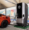 ロータスのハイパーEV『エメヤ』、443kWピーク充電で世界最速級の充電性能実証…電池の8割の充電を13分で