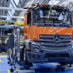 メルセデスベンツが新型電動トラック『eアクトロス400』量産開始