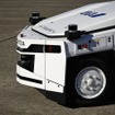 トーイングトラクターの自動運転レベル4開始。JALは“空間”ANAは“地面”を見て、有人車両は“赤信号”