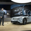 マツダ毛籠勝弘社長とMAZDA VISION X-COUPE（ジャパンモビリティショー2025）