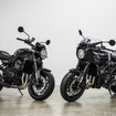 カワサキ Z900RS ブラックボールエディション（左）とZ900RS CAFE（右）