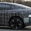 BMW iX4 市販型のプロトタイプ