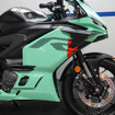 大阪モーターサイクルショー2025で初公開されたライトグリーンのヤマハ『YZF-R3』（アクセサリー装着車）