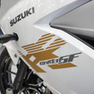 スズキ ジクサーSF250の新カラー「パールグレッシャーホワイト/マットプラチナシルバーメタリック」（東京モーターサイクルショー2026）