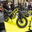 トライアンフ TXP-16（左）とTXP-12（右）（東京モーターサイクルショー2026）