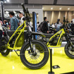 トライアンフ TXP-16（左）とTXP-12（右）（東京モーターサイクルショー2026）