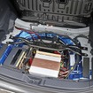 ラゲッジをフルで使うためにオーディオ機器類はそのほとんどをフロア下に収めることにした。