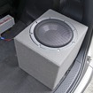 ラゲッジのフロア上にはサブウーファーを設置する。ユニットにはダイヤトーンのSW-G50を用いて豊かな低域再生を目指す。