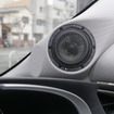 ミッドローとして用いるのはバレルのMB3。80mmユニットをAピラーを加工してビルトイン、中域の豊かなサウンドを支える。