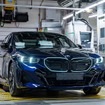 BMWグループが200万台目のEVを生産。『i5』がドイツ・ディンゴルフィング工場からラインオフ