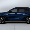 新色「ネイビーブルーマイカ」の新型CX-5