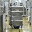 カチャカプロは、工場内の4つのラインで完成品の運搬と梱包箱の改修を行っている