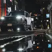 濡れた路面に映り込むGX550。マットプロテクションフィルムが生む控えめな光沢が高品質な仕上がりを物語る
