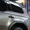 サイドビューに自然になじむマットな質感。GX550の力強いフォルムを上質に演出している