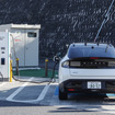 充電する日産 リーフ 新型