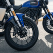 ハーレーダビッドソン X350（左）とX500（右）