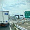 神奈川県綾瀬市の切替拠点「トランスゲート綾瀬」を活用し、実験に取り組む様子