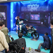 賑わったスズキ「GSX250R [Chihaya Remix]」の試乗＆撮影ブース（東京モーターサイクルショー2026）