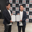 ヒューマノイドロボット量産に向け協業を発表したハイランダーズ増岡宏哉CEO（左）と三菱自動車加藤隆雄会長（右）