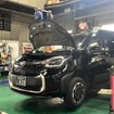作業中のMKタクシー営業車