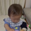 筋電義手を装着して遊ぶ様子