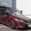 ファミリーカーとして利用するジェイドだけに、スペース効率を優先したインストールが各部に見られる取り付けとなった。