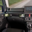 『ジムニー』シリーズ向け5インチモニター専用スタンド「SSM-ST04」装着イメージ