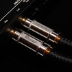 市販「ラインケーブル」の一例（オーディオテクニカ・AT-RX5500A）。